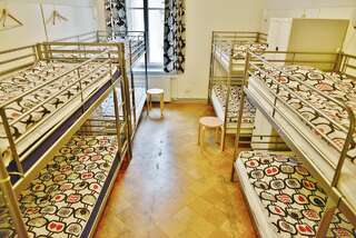 Хостелы Hostel Diana Park Хельсинки Односпальная кровать в 8-местном общем номере для гостей обоего пола-1