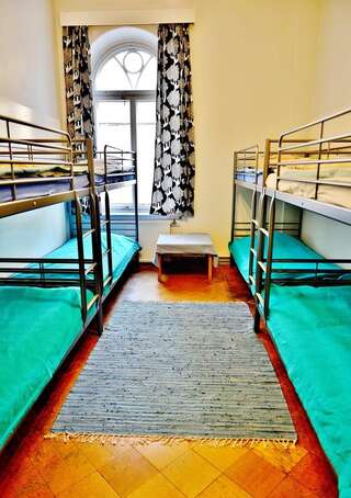 Хостелы Hostel Diana Park Хельсинки Односпальная кровать в 8-местном общем номере для гостей обоего пола-3